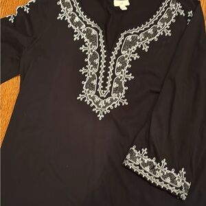 All of set includes Black and Navy tops